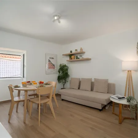 Sunset Apartment, Town Centre *