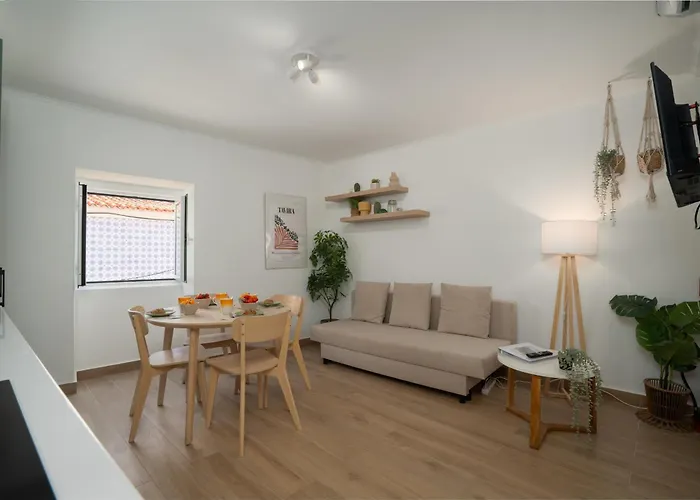 Sunset Apartment, Town Centre *